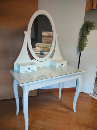 Tocador blanco Ikea con espejo