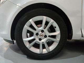 Opel Corsa Sport muy equipado.