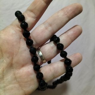 Collar de cristal negro