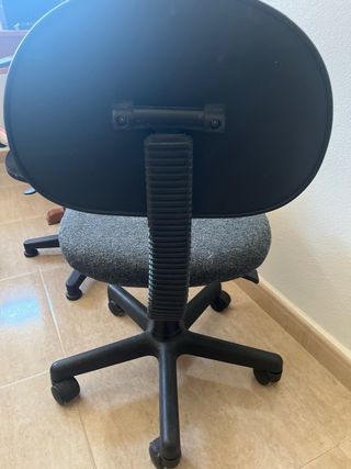 Silla oficina giratoria gris