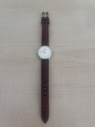 Reloj Daniel Wellington marrón