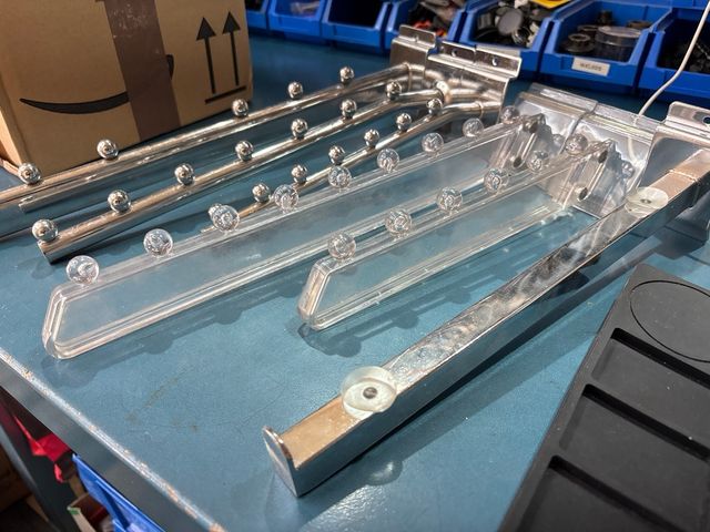 Ganchos de ropa para expositores lineales (Lama)