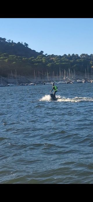 Tabla surf eléctrica 15kW
Jet board