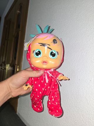 Muñeca Bebé Llorón - Vestido fresa