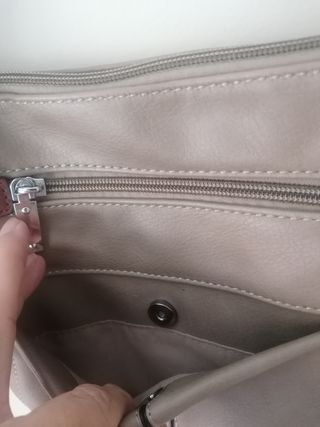 Bolso bandolera beige y marrón