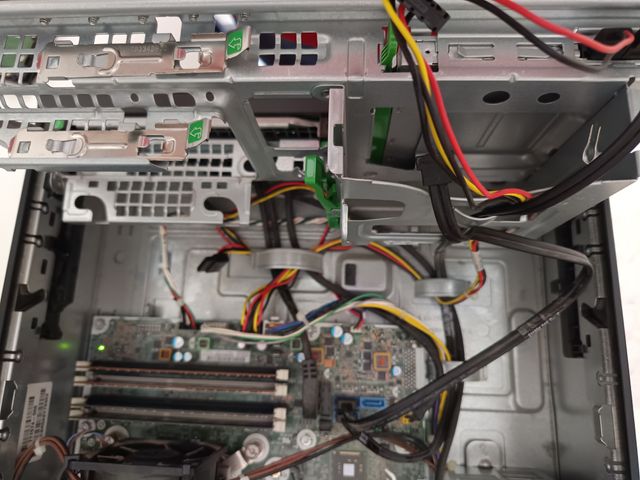 Ordenador HP sin disco duro - 16GB de RAM