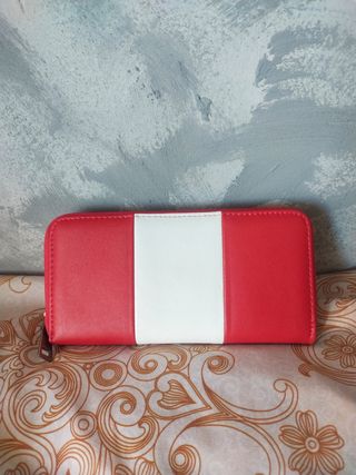 Monedero/billetero rojo y blanco nuevo sin etiquet