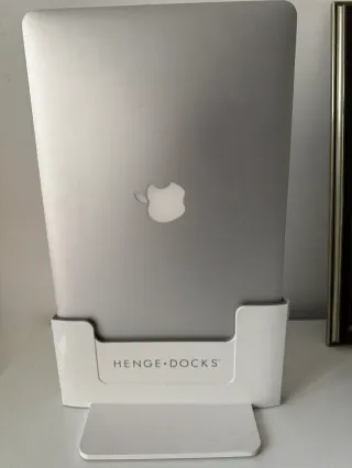Henge Docks Vertical Dock para 13 Pulgadas MacBook