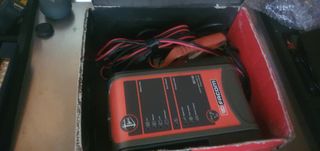 Cargador baterías Facom BC128