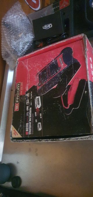 Cargador baterías Facom BC128