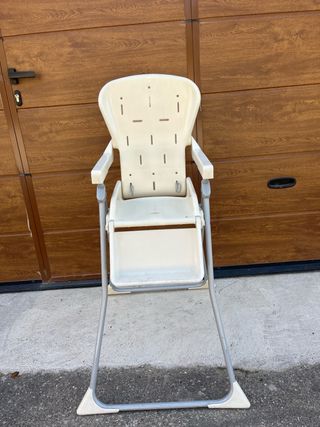 Silla trona bebé plegable
precio negociable