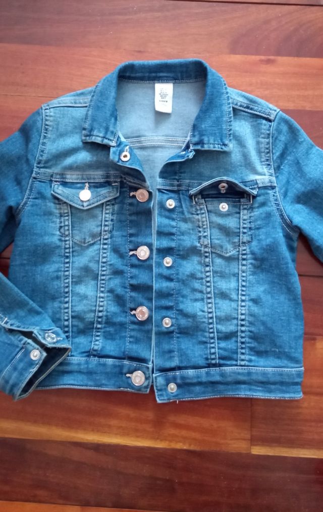 Cazadora vaquera niña talla 6-7 años