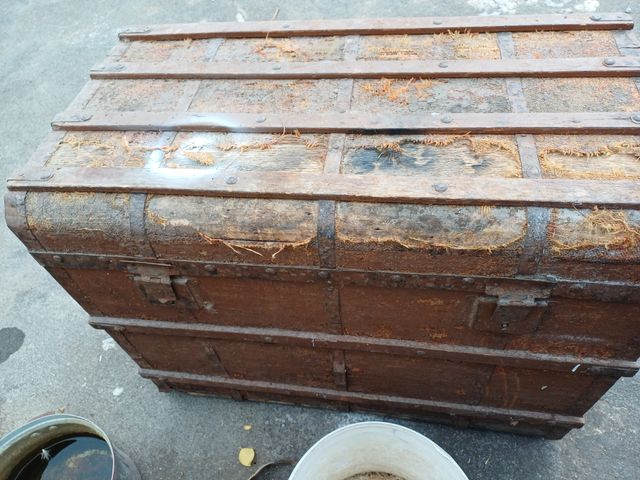 Antica cassa in legno