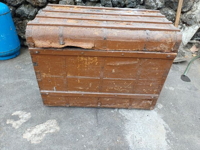 Antica cassa in legno