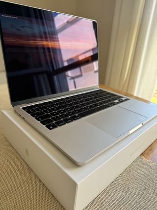 MacBook Air 13" Blanco Estrella - Apple
