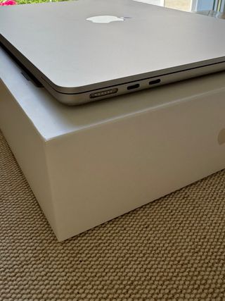 MacBook Air 13" Blanco Estrella - Apple