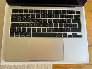 MacBook Air 13" Blanco Estrella - Apple