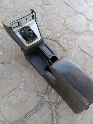 Consola central Ford Mondeo 2003