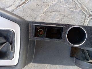 Consola central Ford Mondeo 2003