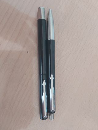 Bolígrafos Parker Vector: Bolígrafo y Roller