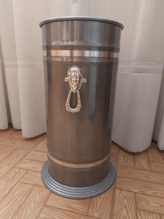 Paragüero vintage metal gris plata