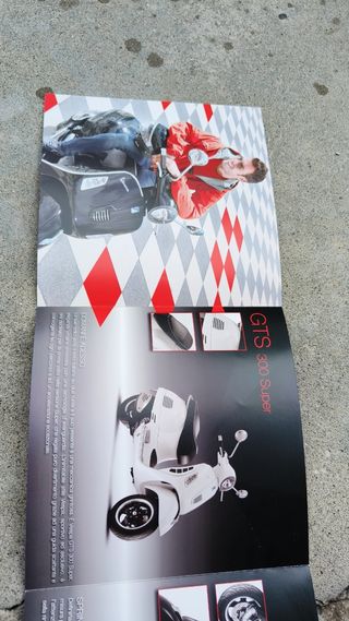 Depliant Vespa GTS 300 Super