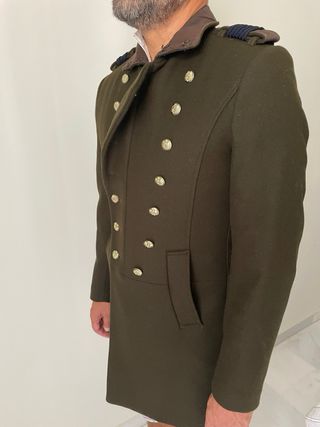 Abrigo militar verde oliva