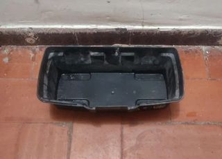 Caja plástica negra 32x16cm - gratis