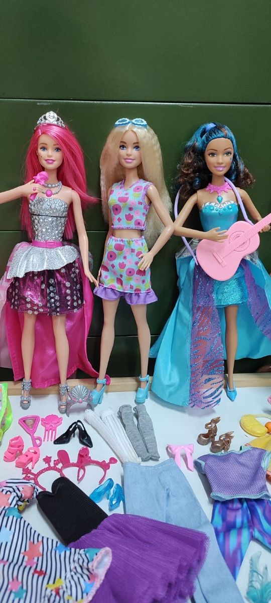 ✨¡OFERTA!✨ 3 Muñecas Barbie + Ropa