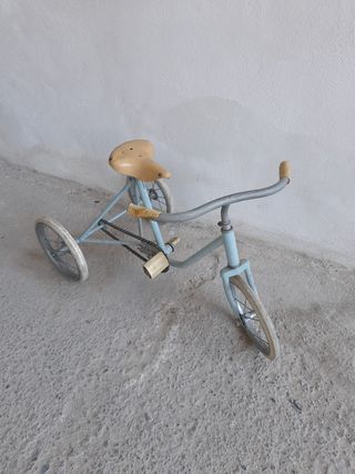 Triciclo antiguo infantil