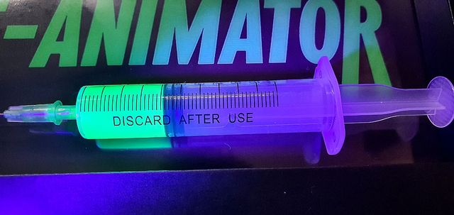 Cuadro Re-Animator: Póster + Jeringa