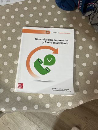 Comunicación empresarial y atención al cliente
