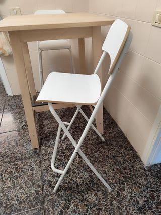 Mesa alta madera desmontable - 2 sillas