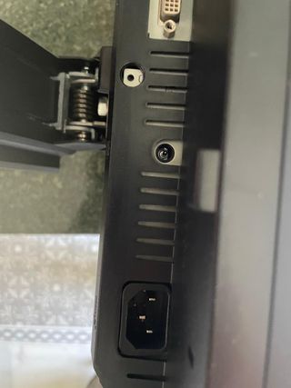 Monitor 19" - Negro. Impecable