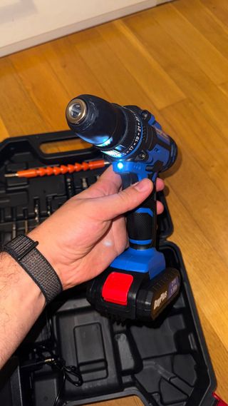 Trapano avvitatore 2 batterie e accessori 