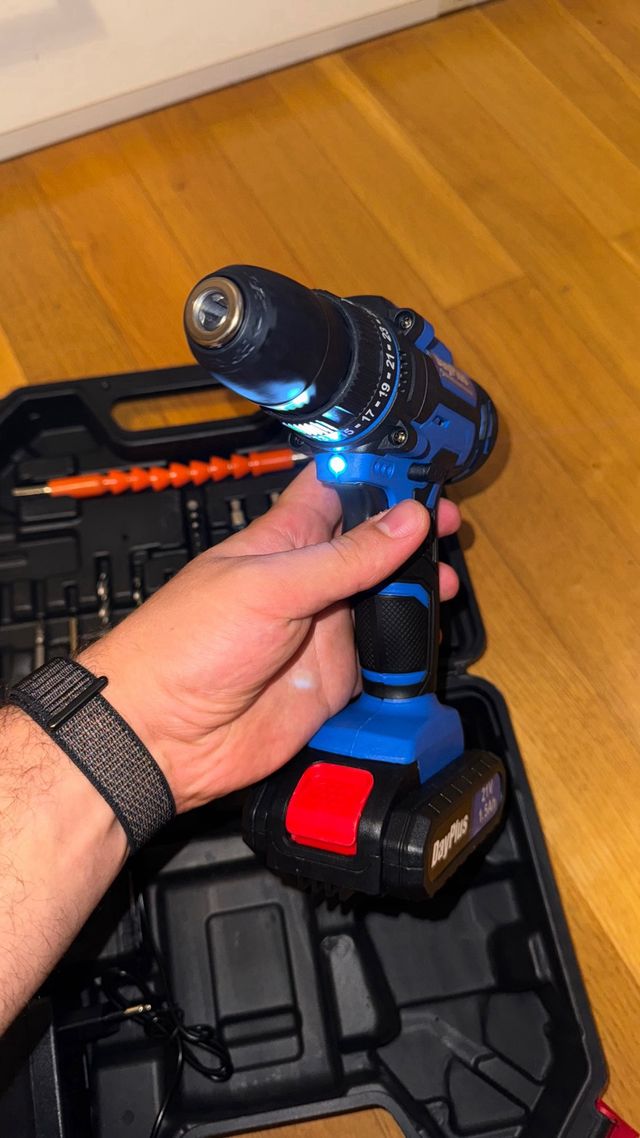 Trapano avvitatore 2 batterie e accessori