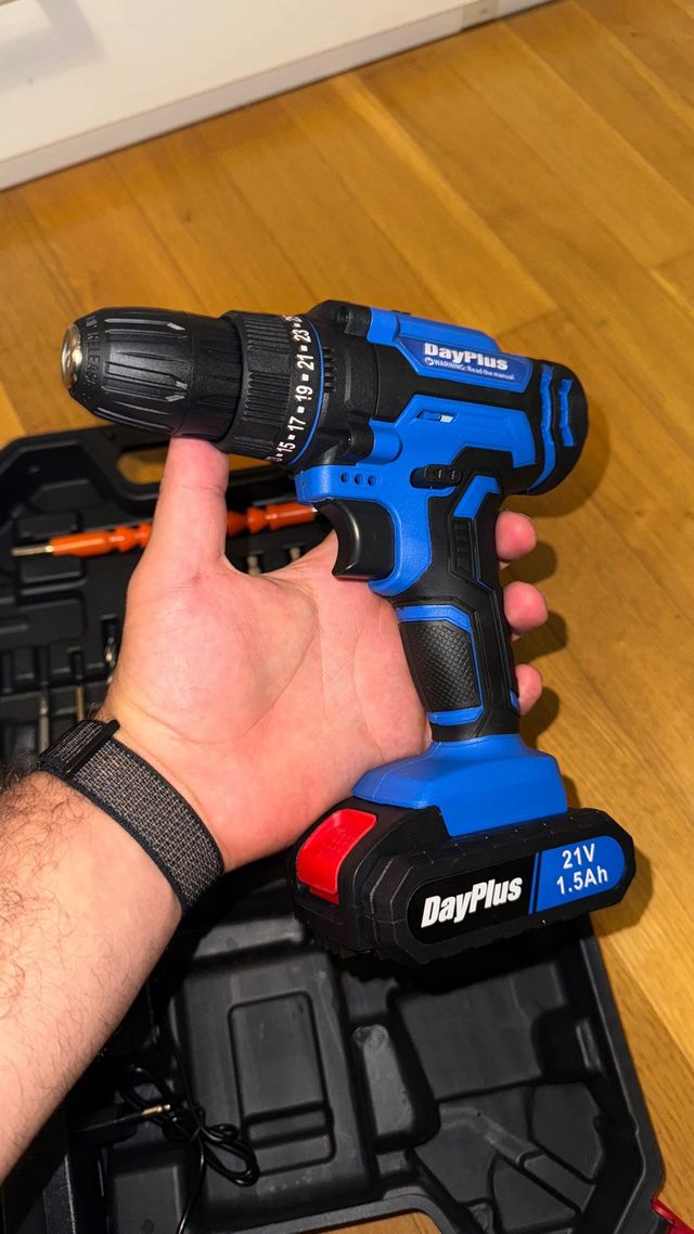 Trapano avvitatore 2 batterie e accessori