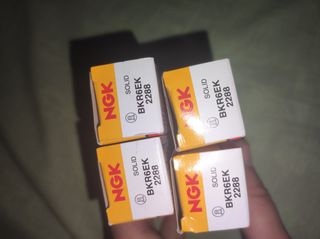 4 Bujías NGK 2288 - Nuevas