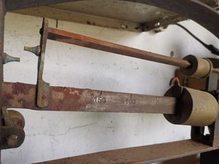Báscula suelo antigua