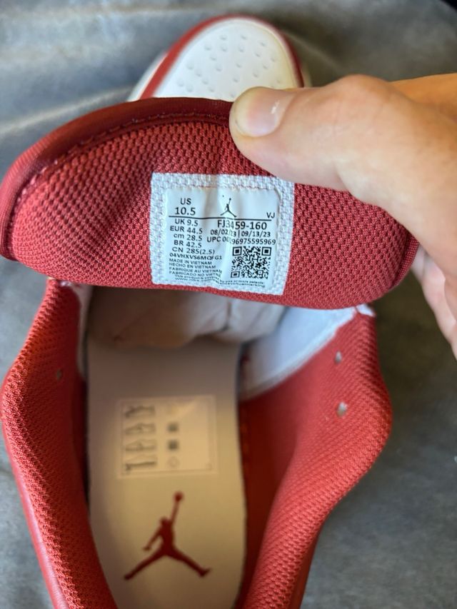 Zapatillas Jordan 1 Low SE - Rojo/Blanco - 44.5