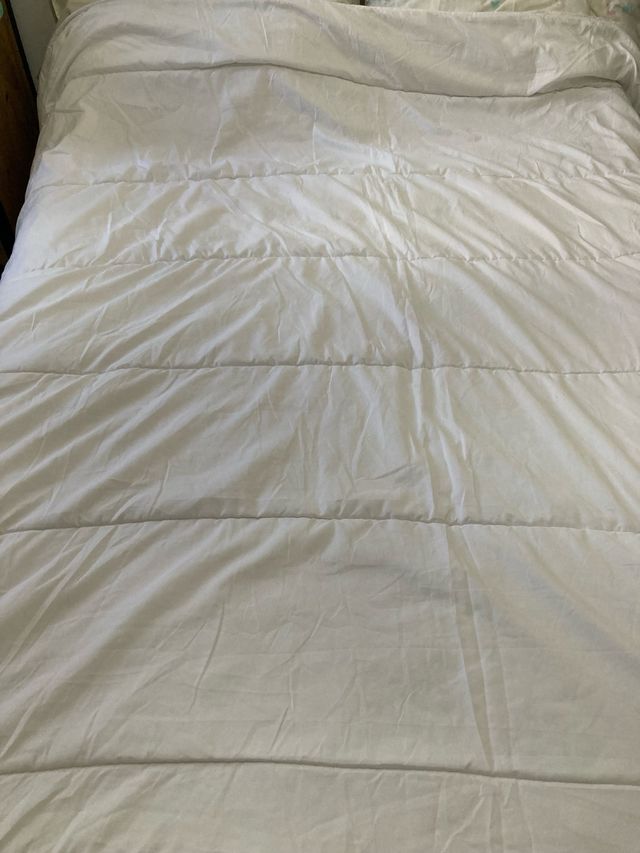 Dos edredones , velfont y el otro delperfil patric