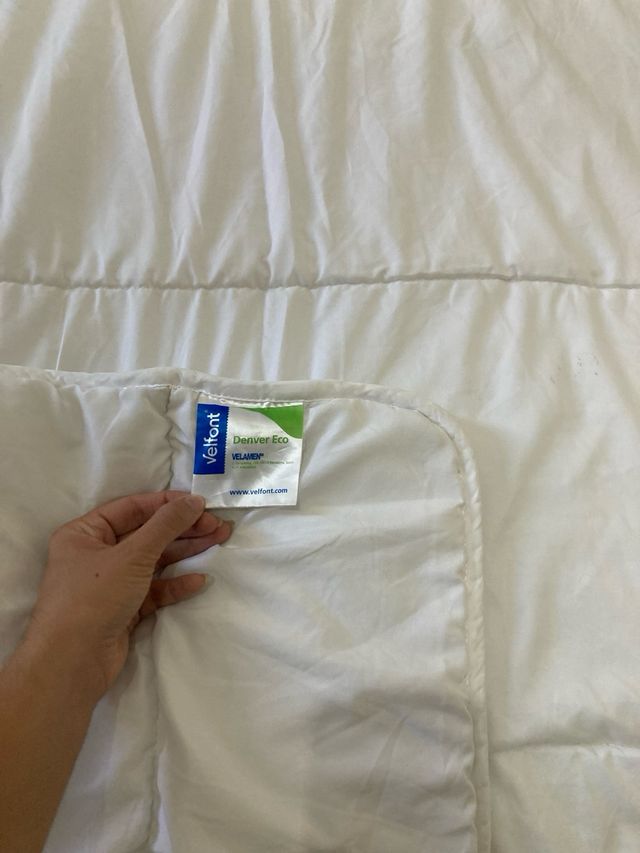 Dos edredones , velfont y el otro delperfil patric