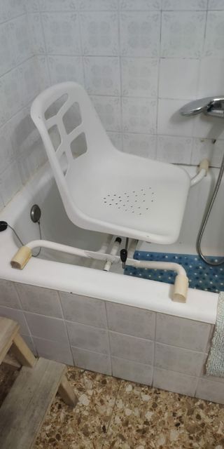 Silla giratoria bañera. Mayores y poca movilidad. 