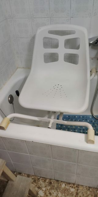 Silla giratoria bañera. Mayores y poca movilidad. 