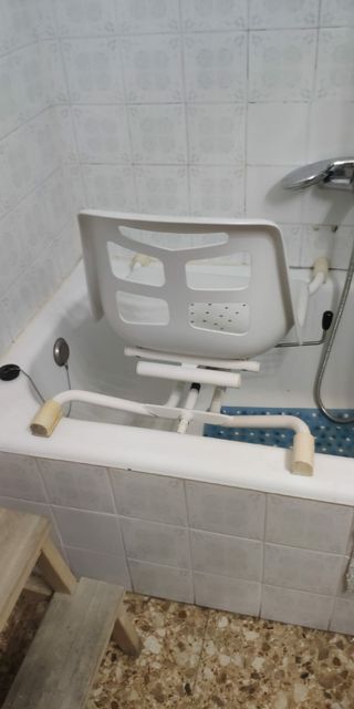 Silla giratoria bañera. Mayores y poca movilidad. 
