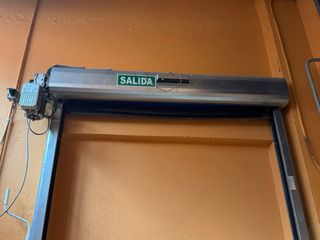 Puerta automática almacén - Salida