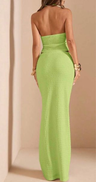 Conjunto top y falda verde