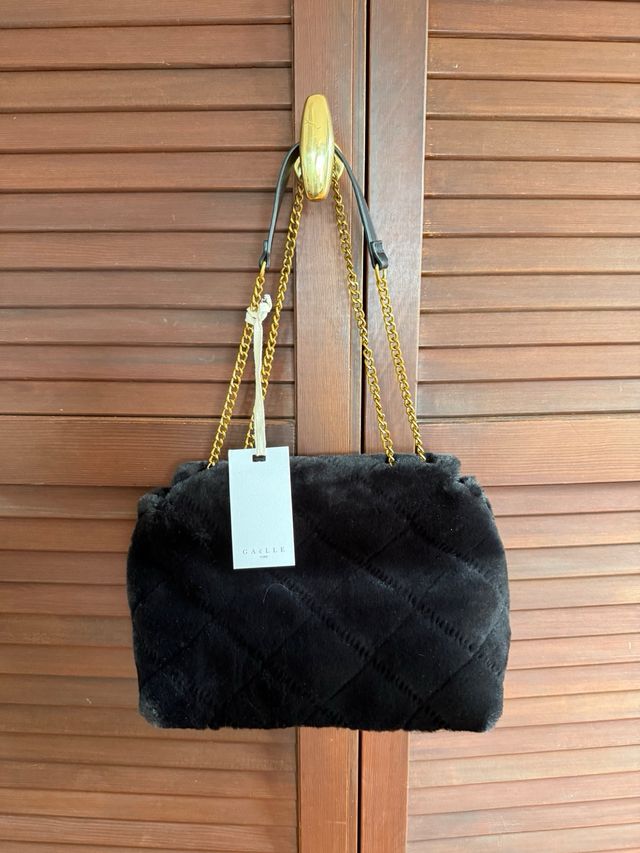 Borsa Gaelle nera ecopelliccia