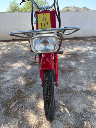 Motocicleta clásica Mobilette Transport