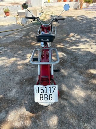 Motocicleta clásica Mobilette Transport